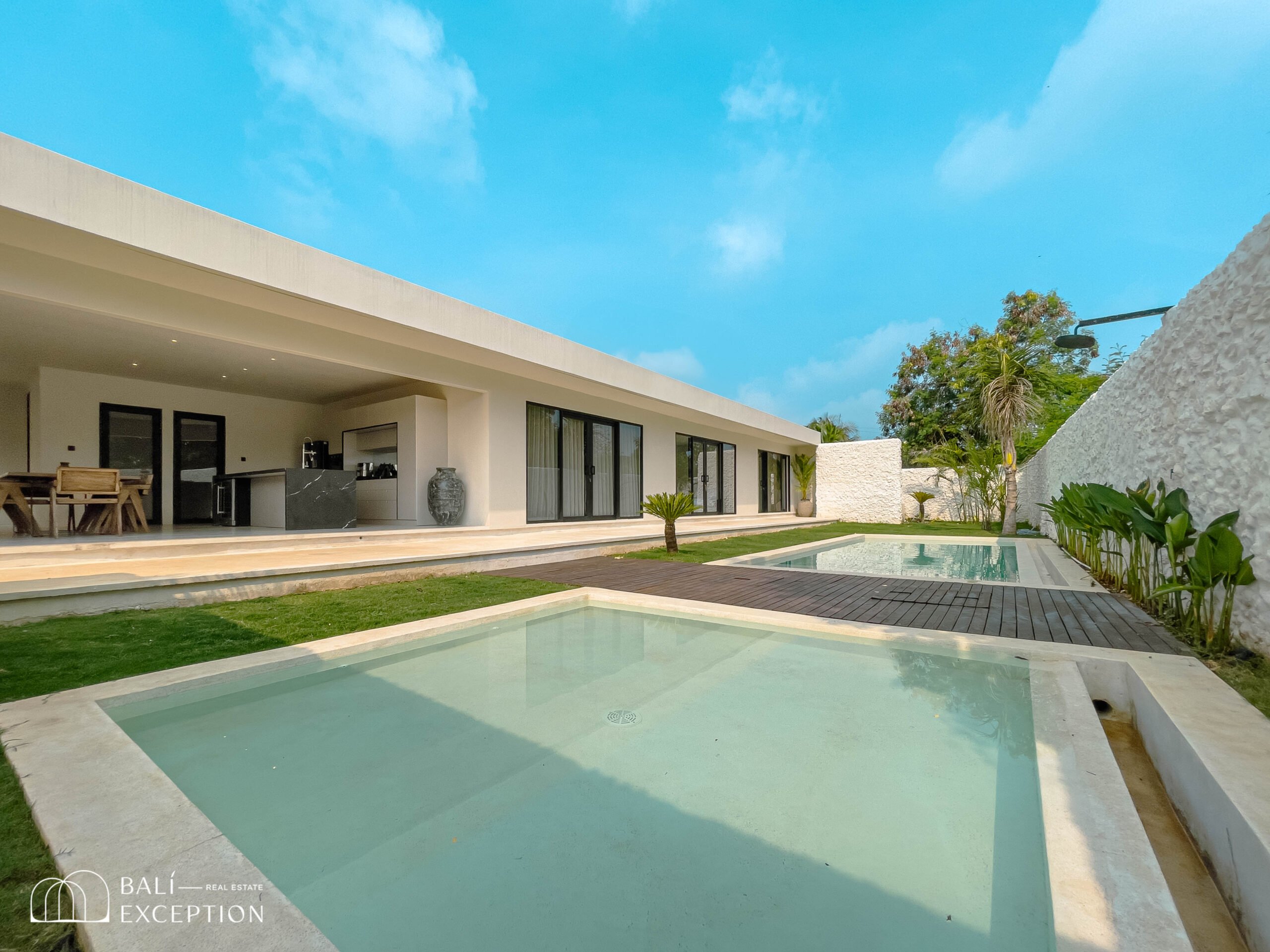 MODERN MINIMALIST READY 3 BEDROOM VILLA FOR SALE LEASEHOLD IN UNGASAN ULUWATU BE-1439 